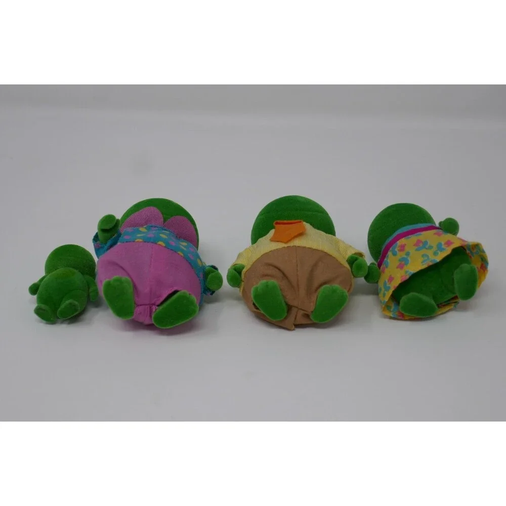 Li'l Woodzeez Croakalily Frog Family Figures Set of 4 w/Clothing